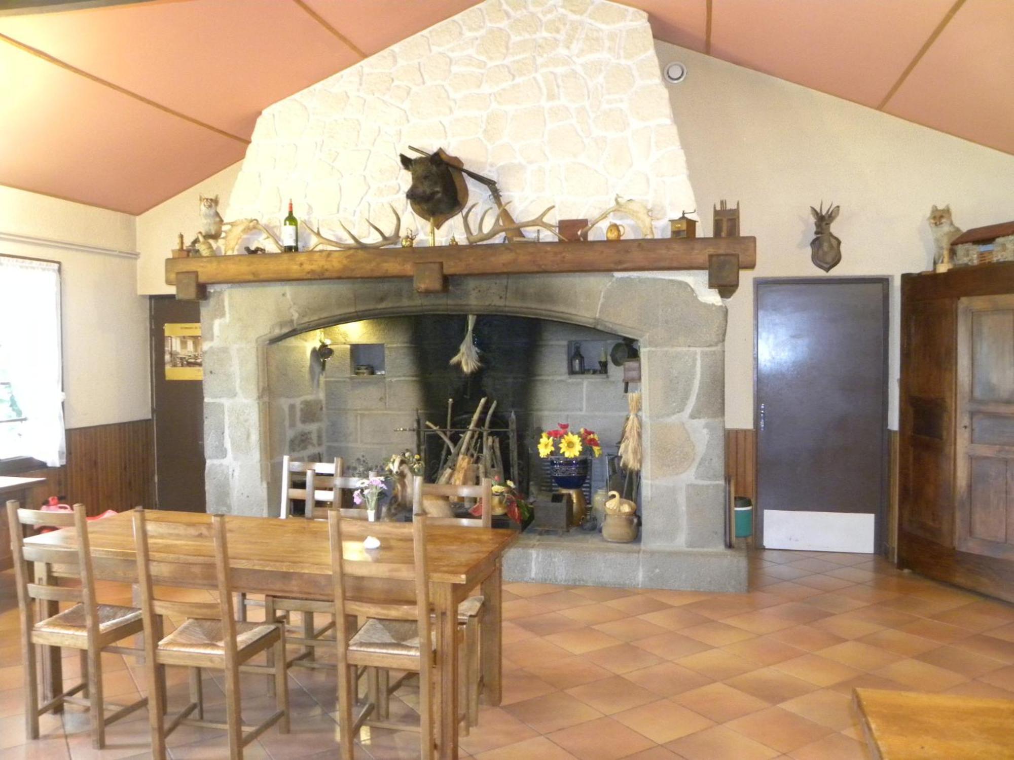 Auberge Les Volpilieres Ruynes-en-Margeride Zewnętrze zdjęcie